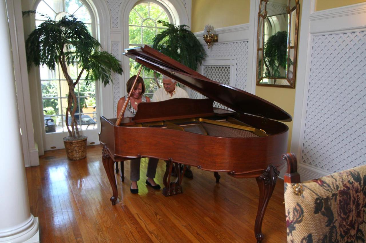 Graystone Inn Wilmington Bagian luar foto